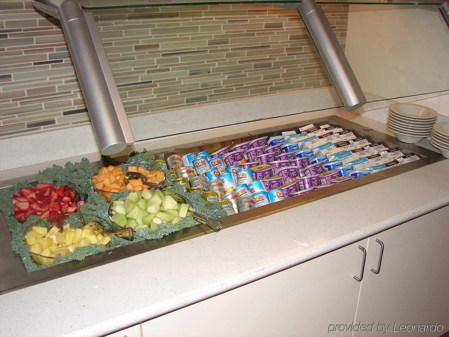 Hilton Garden Hotel 3*